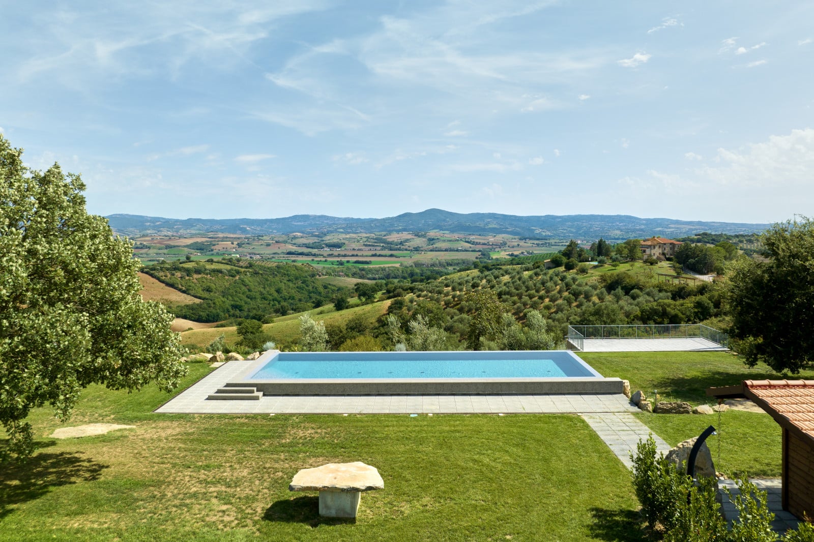 Piscine con cascata (23)